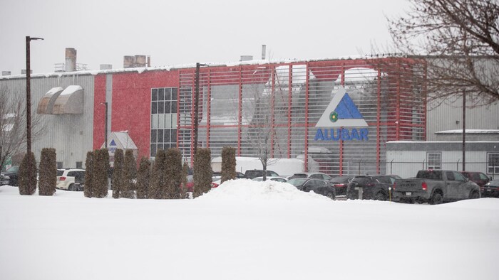 L’usine Alubar reprendra les opérations mercredi matin | Radio-Canada