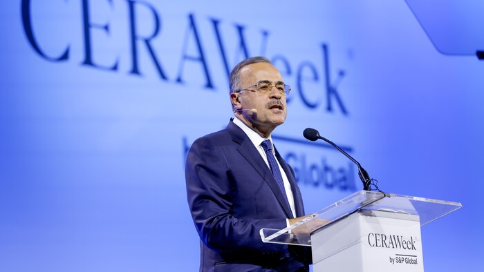 Amin Nasser parle au podium sur la scène de la conférence CERAWeek à Houston le 10 mars.