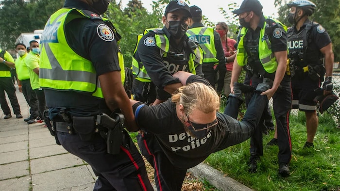 arrest homeless