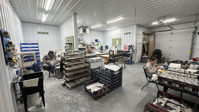 L'atelier de poterie de Susan Robertson à Broderick, en Saskatchewan, en octobre 2023