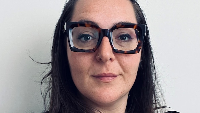 Portrait d'une femme qui pose.