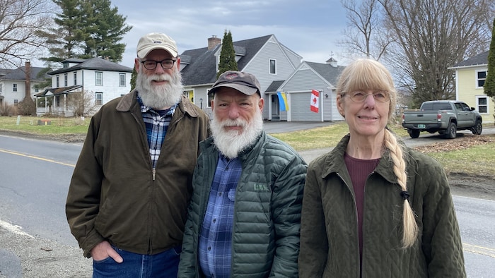 Trois résidents américains. 