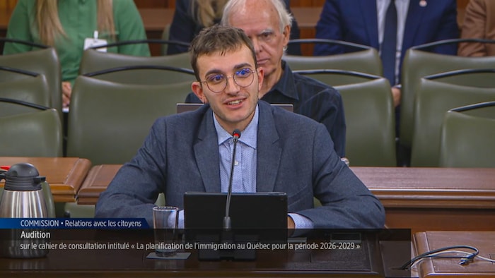 Benjamin Ducornait à l'Assemblée nationale du Québec.