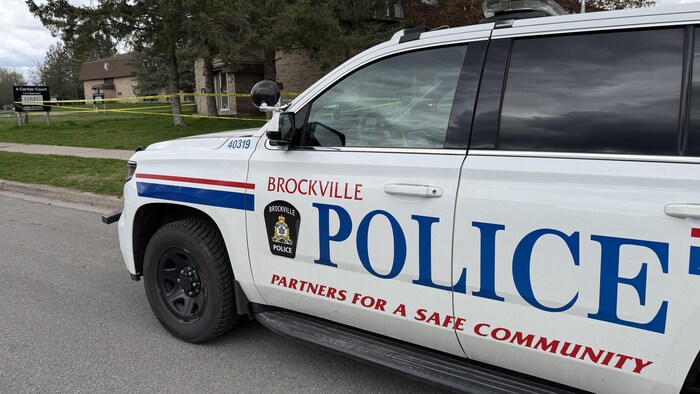 Un véhicule de police.