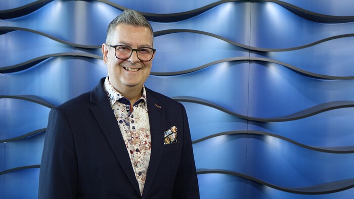 Le maire de Rivière-du-Loup, Mario Bastille, lors d'un passage dans les locaux de Radio-Canada à Rimouski.