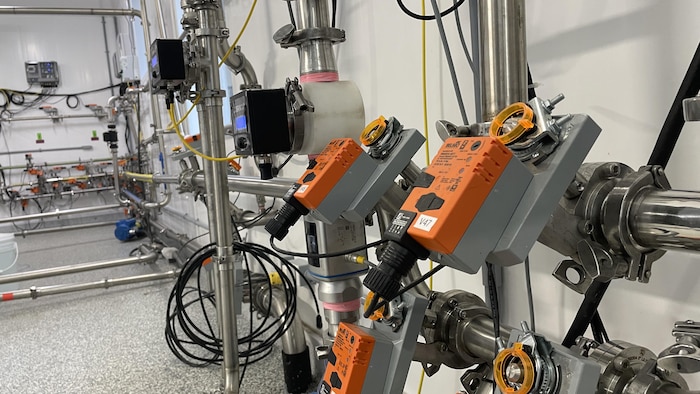 Des valves qui font partie de l'automatisation du système.