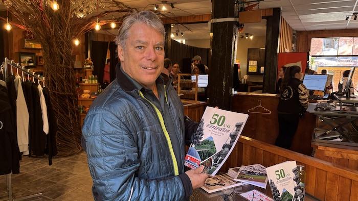 Christian Caron et son livre.