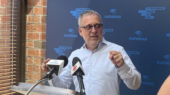 Daniel Champagne en point de presse.