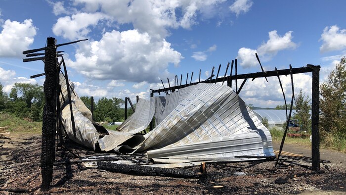 The Ravage Quebec Building Un incendie suspect ravage un hangar en construction dans le Canton de ...