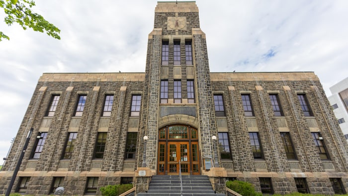 L'entrée de l'hôtel de ville de Chicoutimi