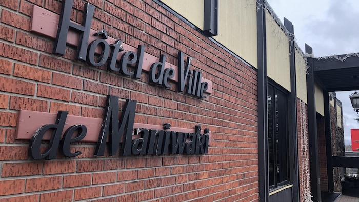 Façade de l'hôtel de ville de Maniwaki.