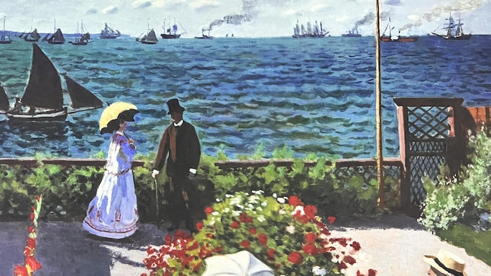 Un gros plan de tableaux de Claude Monet.