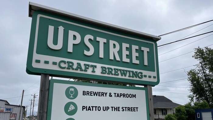 Affiche de la microbrasserie Upstreet.