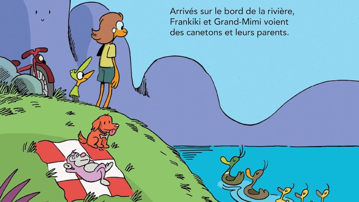 La page d'un livre sur laquelle on peut lire : Arrivés sur le bord de la rivière,
Frankiki et Grand-Mimi voient des canetons et leurs parents.