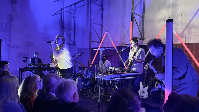 Les Louanges en spectacle à Colline.