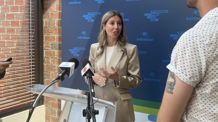 Maude Marquis-Bissonnette en point de presse.