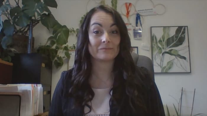 Une dame dans son bureau