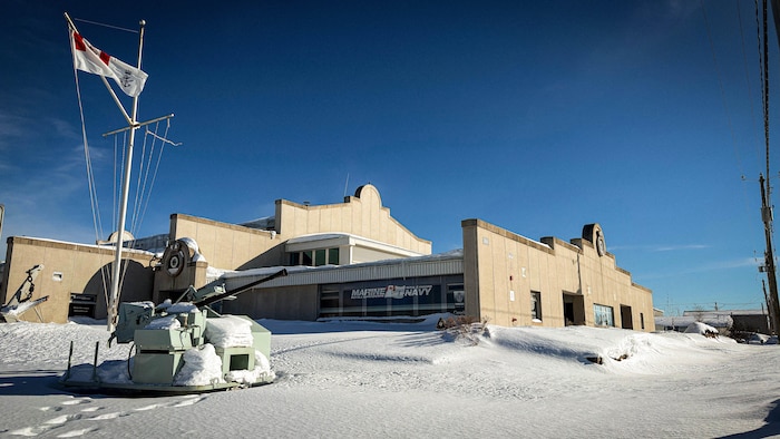 Le NCSM Jolliet en hiver.