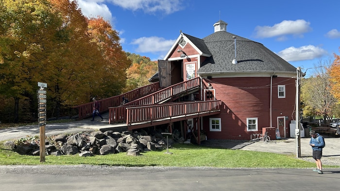 La grange ronde du Parc de la Gorge de Coaticook.