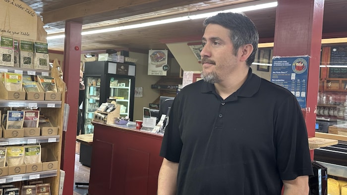 Le copropriétaire du Marché des Saveurs de Gaspé, Ricardo Granja.
