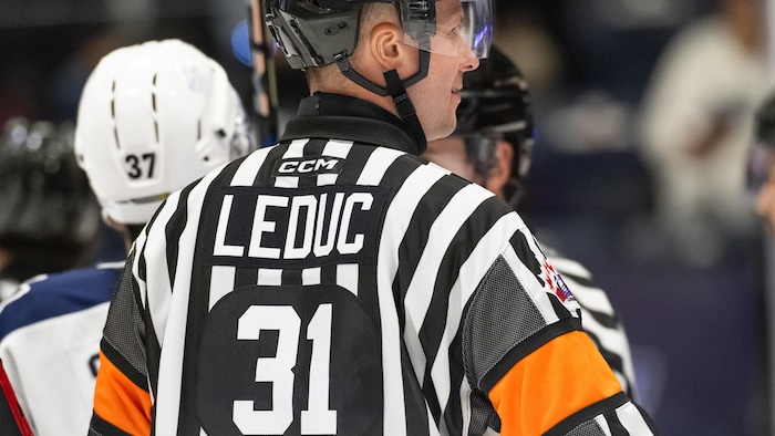 L'arbitre Nicolas Leduc pendant une partie.