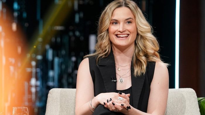 Gabrielle Côté sur le plateau de Bonsoir bonsoir!.