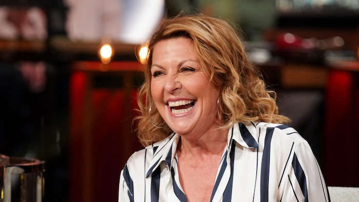 Marie-Chantal Perron souriante à Bonsoir bonsoir!