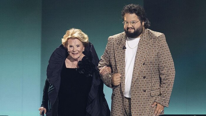Janette Bertrand et Matthieu Pepper au Gala des prix Gémeaux.
