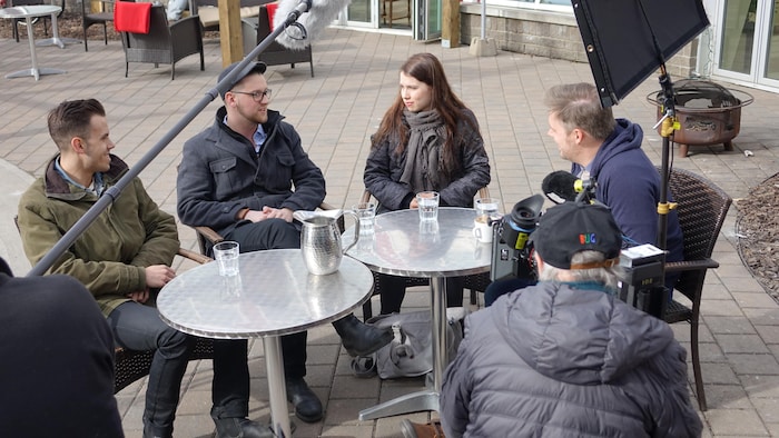 Paul Cournoyer, Zakk Cormier et LauMa en entrevue avec Jean-François Breau à la Cité francophone d'Edmonton.