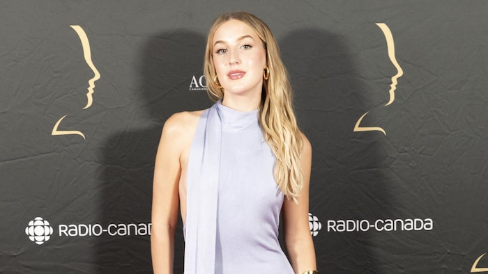 Pascale de Blois sur le tapis rouge - 40e Gala des prix Gémeaux.