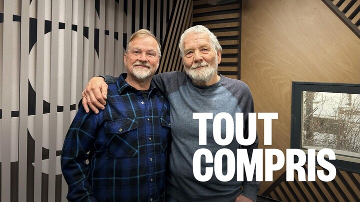 Francis Marchildon et Michel Lalonde de la Raquette à claquettes en studio de radio.