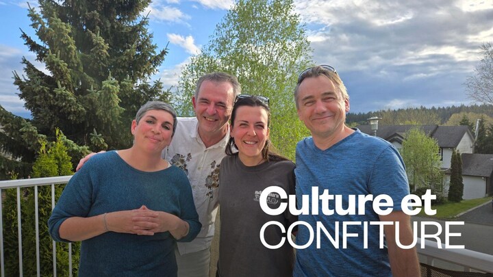 Amélie, Claire, Xavier et Nico, quatre habitants de Campbell River (C.-B.).