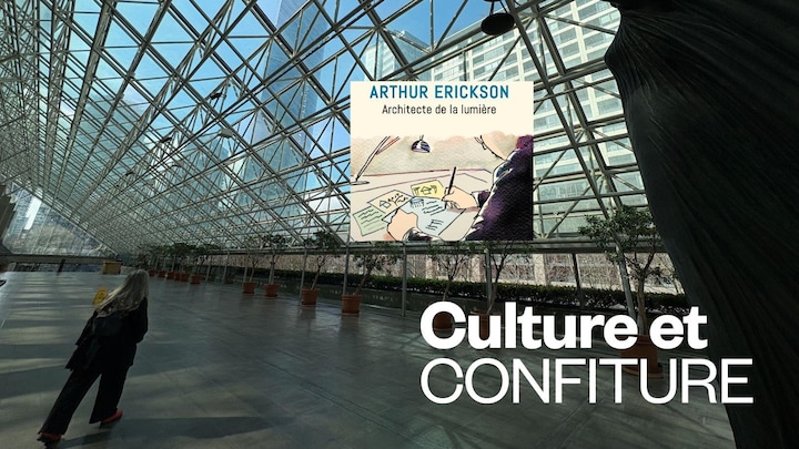Michèle Smolkin, autrice d'un livre sur Arthur Erickson, dans une de ses créations.