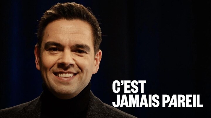 Le chef du Parti libéral du Québec, Charles Milliard, est souriant.