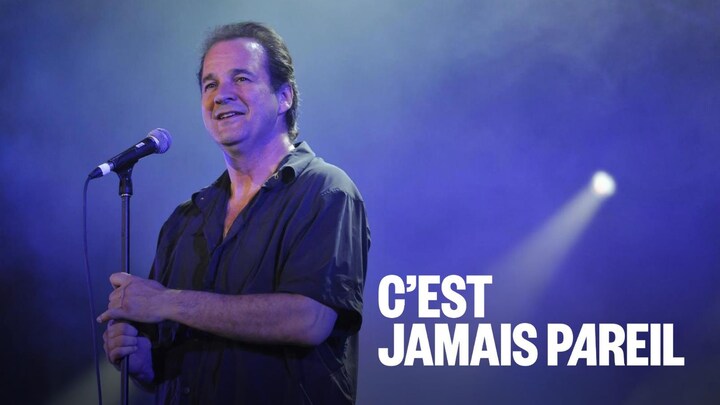 Paul Piché offre une prestation.