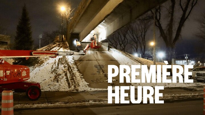 Travaux de la passerelle piétonne de l'autoroute Laurentienne. 