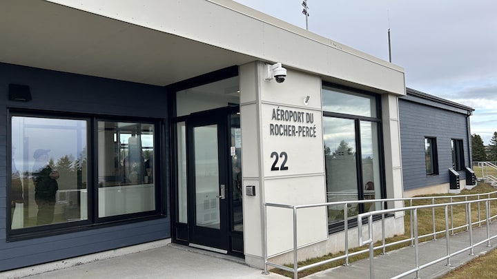 L’aérogare de l’aéroport du Rocher-Percé inauguré hier matin | OHdio ...