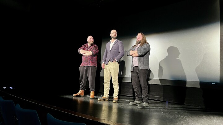 Erwann Boulanger, Alex Martel et Alexander Walosik sur la scène de la Salle Félix-Leclerc.