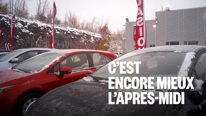 La Corolla dans le stationnement de Vimont Toyota.