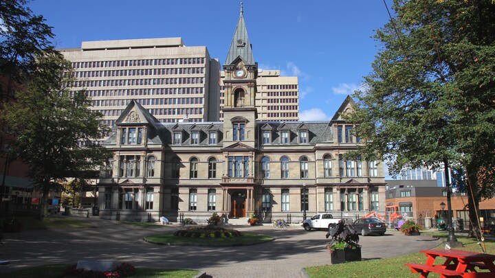 L'hôtel de ville d'Halifax.