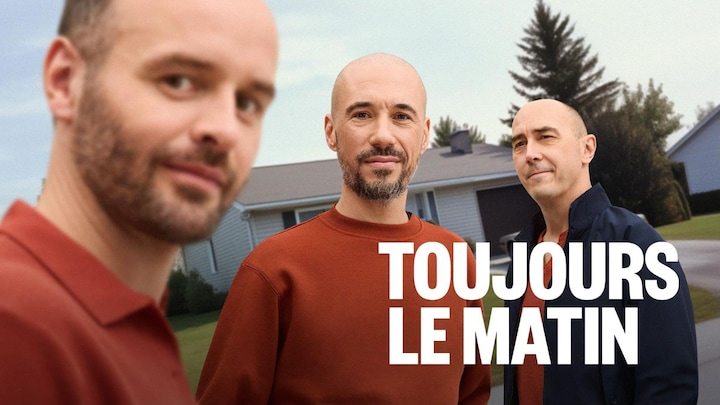 Trois hommes posent.