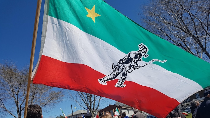 Le drapeau patriote, symbole chargé de contradictions | OHdio | Radio-Canada