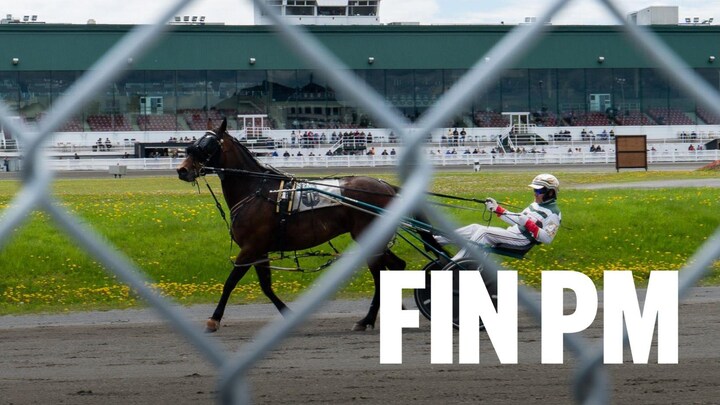 Une course de chevaux à l'Hippodrome de Trois-Rivières.
