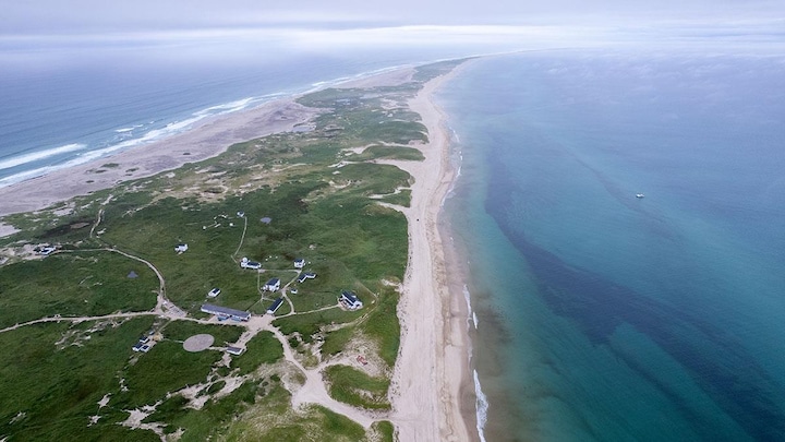 Une vue aérienne de l'Île-de-sable.