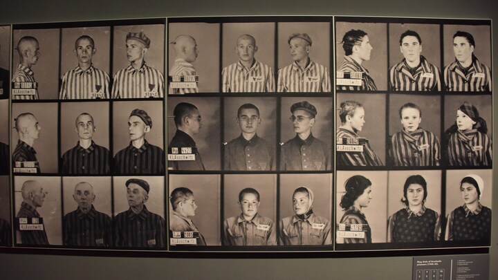 Les photos des prisonniers du camp de concentration d'Auschwitz.