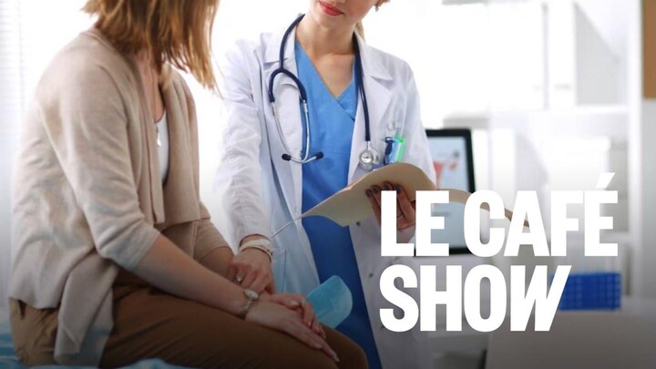 Un médecin en consultation avec un patient. Photo d'archives.
