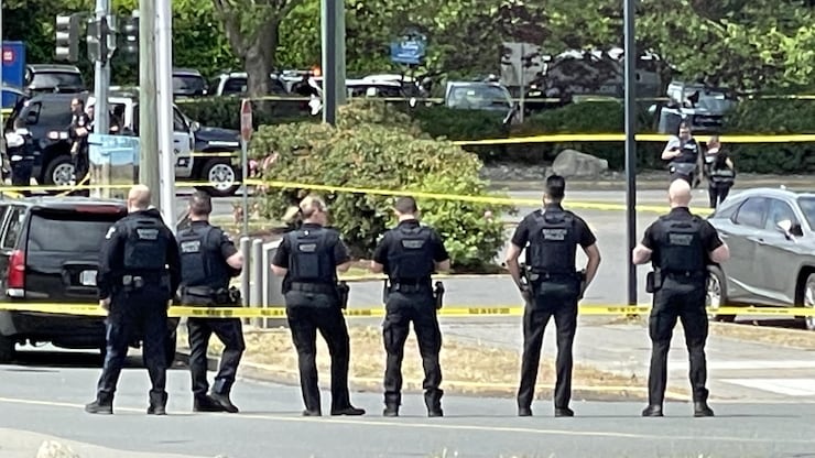 2 suspects dead, 6 police officers wounded in exchange of gunfire at ...