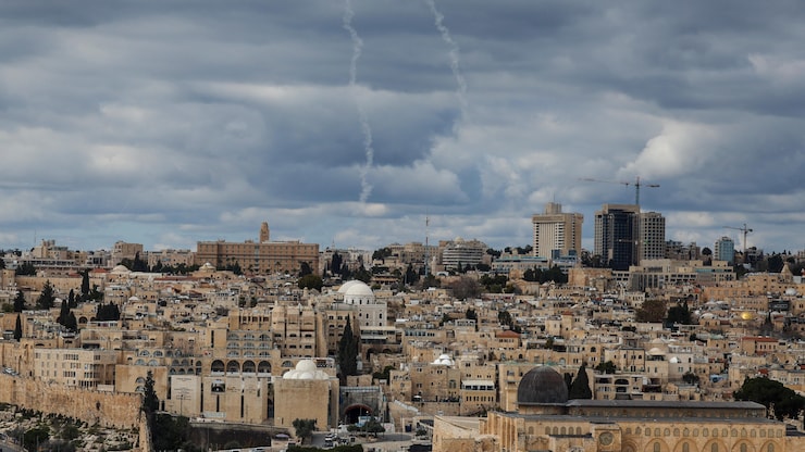 Le système de défense antimissile israélien est activé dans le ciel de Jérusalem. 