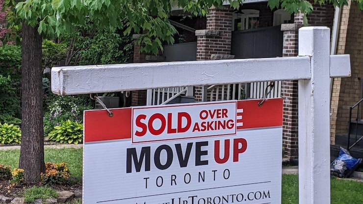 Toronto Real Estate Heats Up: Sales Surge and Prices Rise in November