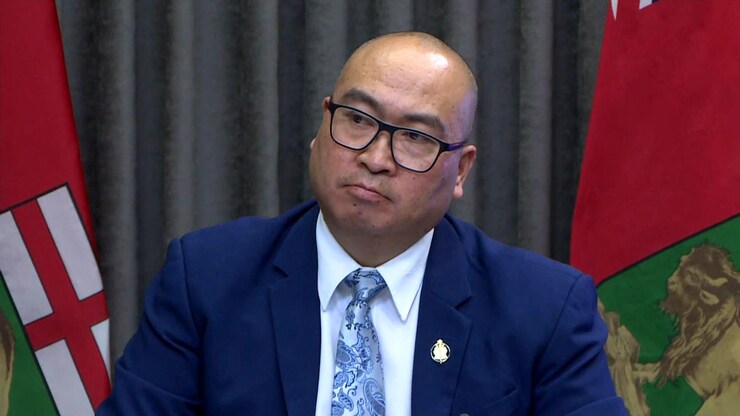 Jon Reyes Complete Le Manitoba n’a plus de cible pour l’immigration francophone | Radio ...
